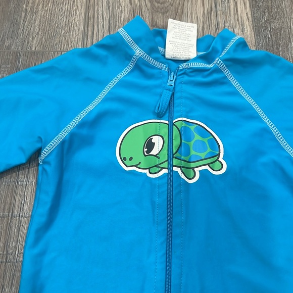 Baby 1 piece rash guard suit - Picture 2 of 5